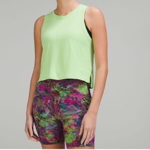Lululemon scream green light Size 2 tanktop